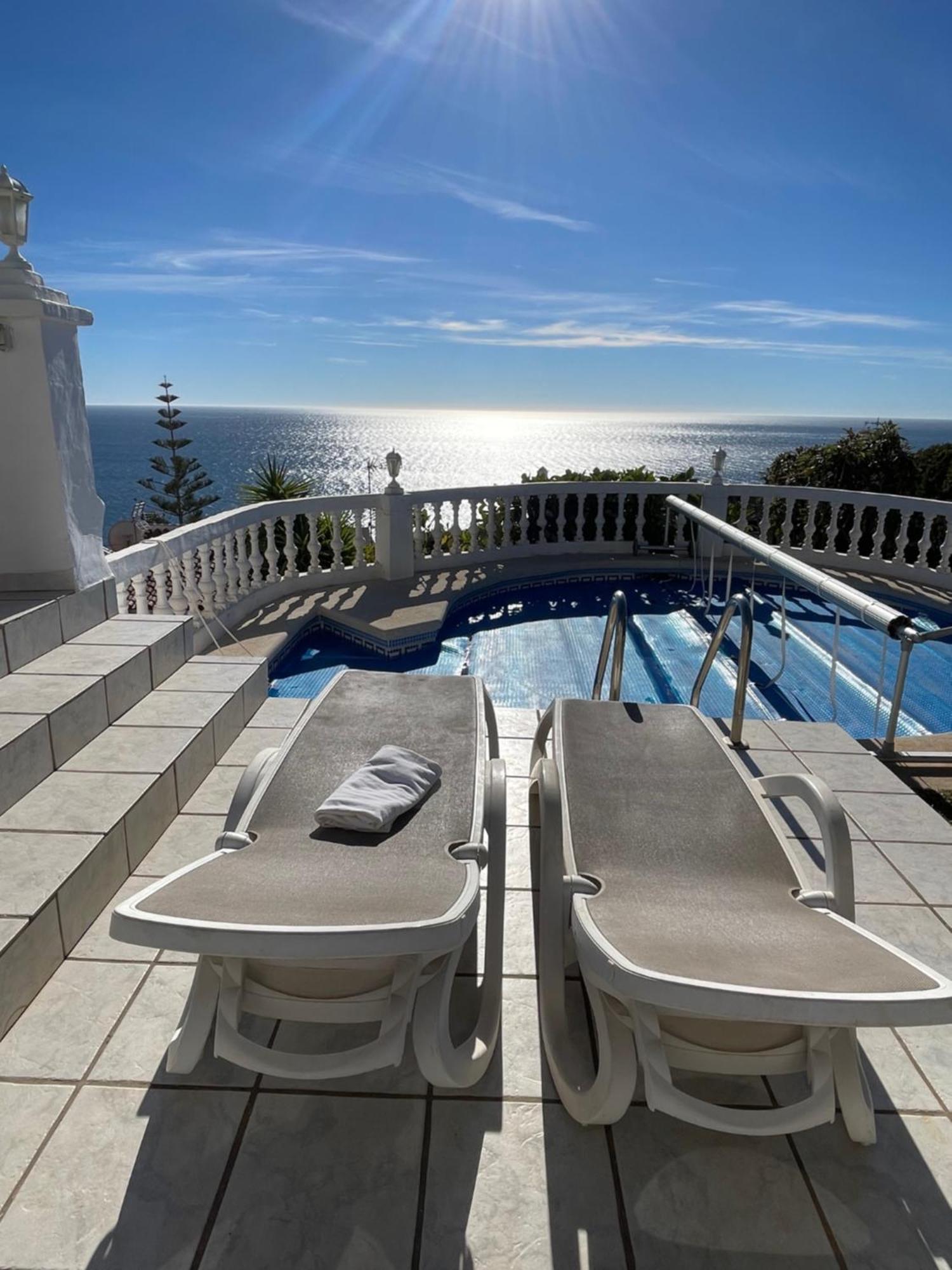 Villa Ladera Panorama - Private Heated Pool Нерха Екстериор снимка
